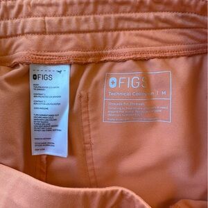 Figs Scrub Set